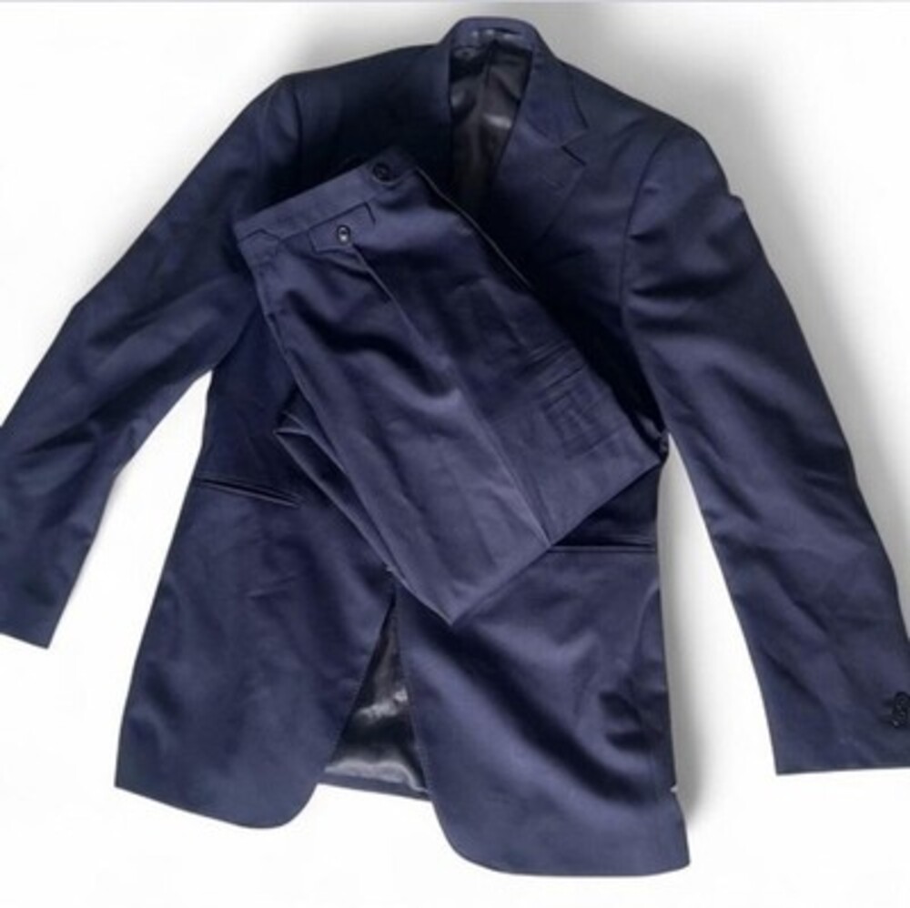Navy Blue Holland and Sherry Men's Suit 3 Roll 2 Button Closure